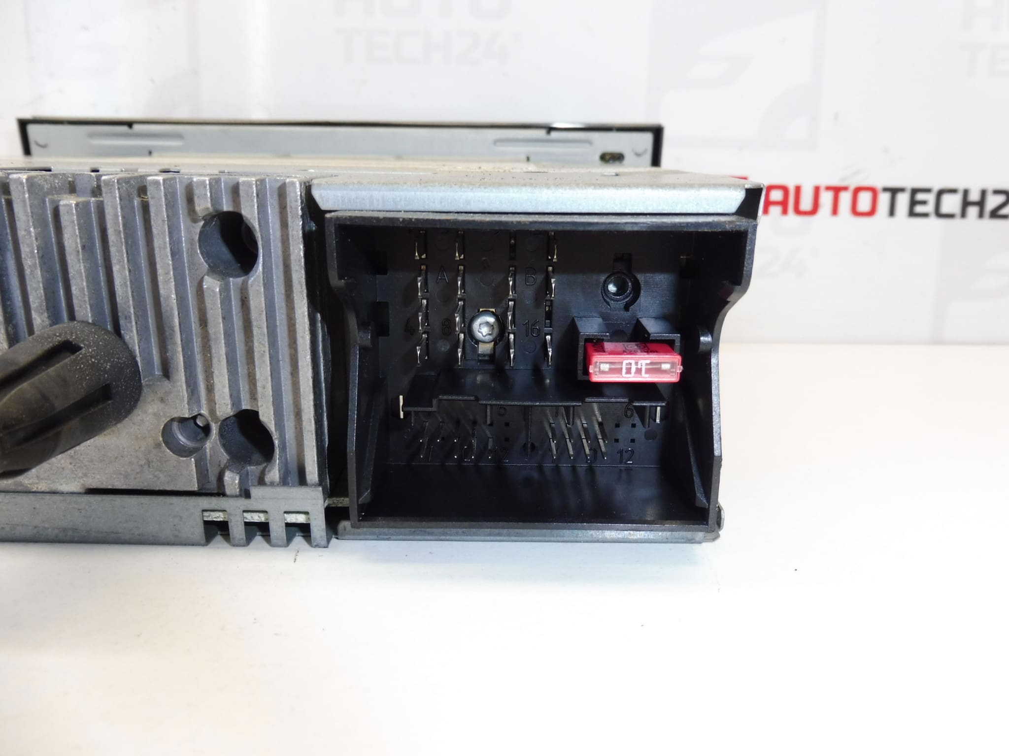 Autoradio radio CD MP3 Citroën Peugeot RD4 N2 9660647977 6574EW